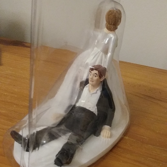 Wilton Humorous Wedding Figurine - Picture 3 of 6
